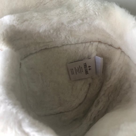UGG KIDS LEATHER & REAL SHEARLING TRAPPER HAT. SHEEPSKIN. NWT - Picture 4 of 6